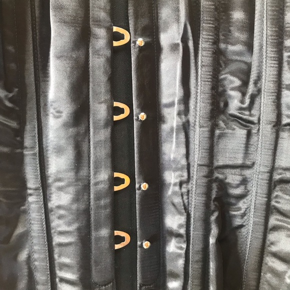 High quality Black Satin corset - Picture 8 of 8